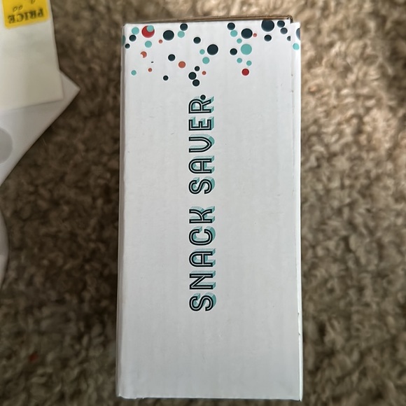 NWT snack saver for humans or pets plastic that’s bpa free washable - Picture 4 of 5